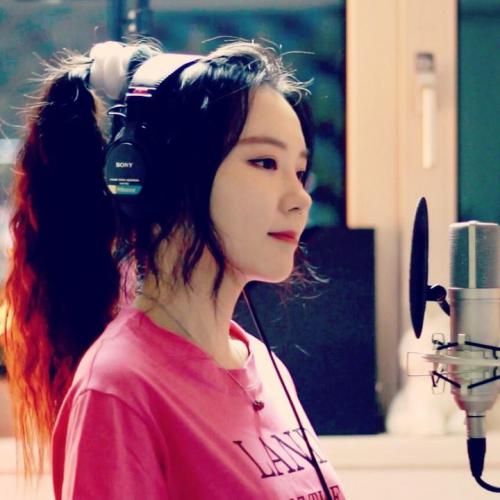 New video tomorrow??? #everyfriday ⚡️