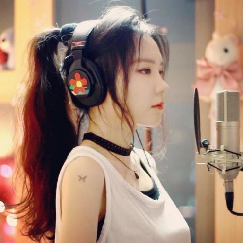 I'm gonna post a new video on YouTube tomorrow❤️ #youngblood #5sos #everyfriday #stickertattoo ?