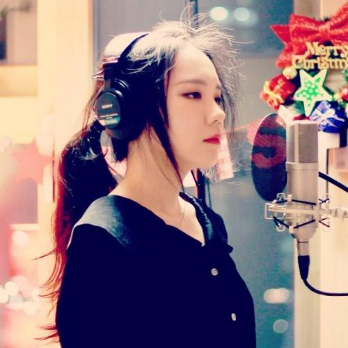 New video tomorrow!? #HappyNewYear #everyfriday ❤️