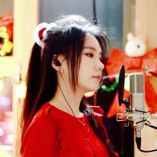 ?New video tomorrow!? #gardeners?#santatellme #arianagrande #cover