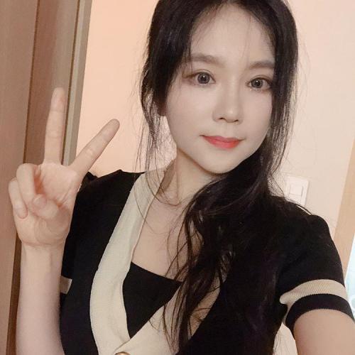 Señorita?I'm gonna post a new video on YouTube tomorrow? #missyou?#gardeners #내일봐요모두모두보고파요?