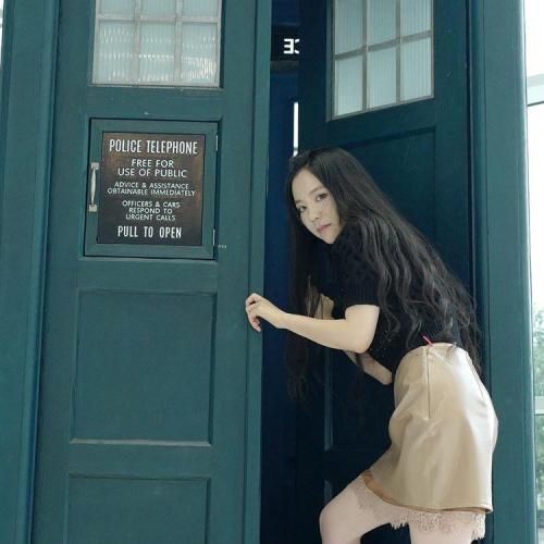 Who else wishes we could fast forward to Friday to hear my original release?? I am so excited to finally share my music with you all!? 드디어 이번주 금요일이라니 꺄아앜